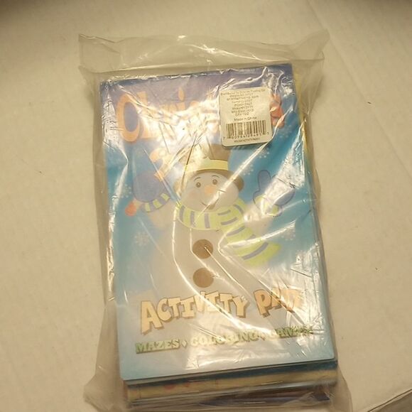 Package of Christmas activity books for kids - Picture 2 of 4